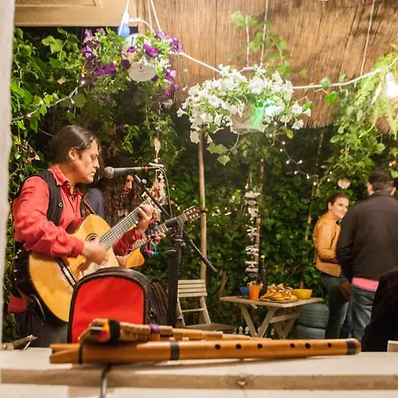 Tatil Evi The Eclectic Yard -famous For Its Design Rhodes City